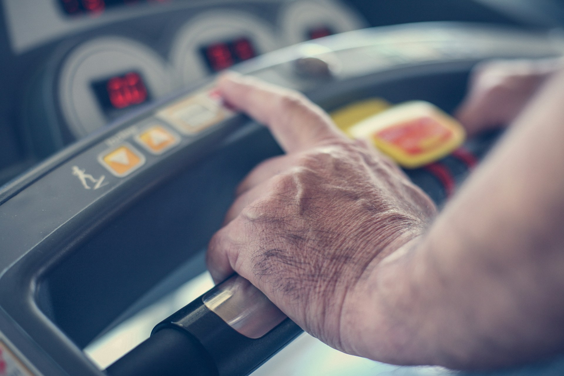 A digital counter displaying calories burned during a workout, highlighting the concept of calorie expenditure through physical activity